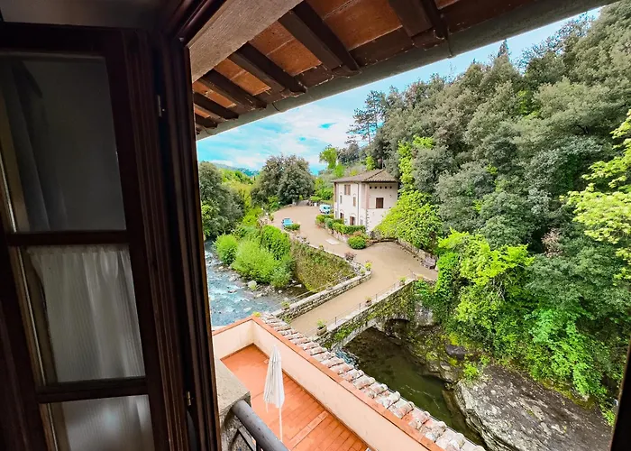 La Ferriera Exclusive Resort - Pool&Waterfall Loro Ciuffenna